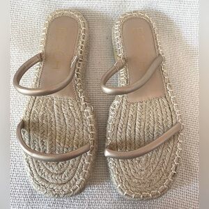 NWOT Beach by Matisse Bermuda sandal